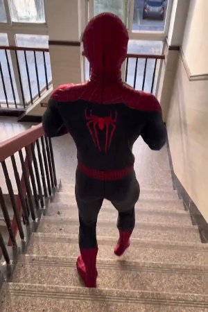 Spiderman có cứu thế giới thì cũng phải đi học 
#Spiderman #PeterParker #Marvel #SpideyVibes #Avengers #Multiverse #NoWayHome #FriendlyNeighbor #SpiderVerse #NgườiNhện #SiêuAnhHùng #MarvelFans#BBCOSPLAY