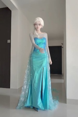 Không cần che giấu nữa. Elsa đã sẵn sàng bùng nổ ❄️🔥#ElsaFrozen #LetItGo #QueenElsa #GirlPower #DisneyPrincess #FrozenVibes#BBCOSPLAY
